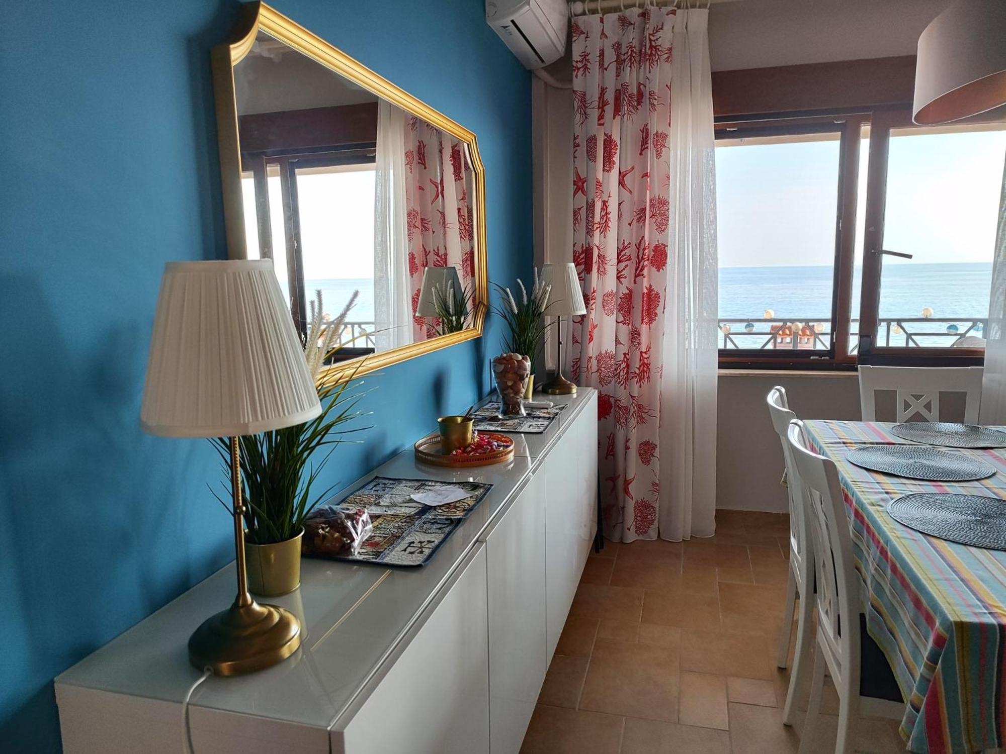 Navy Blue Lägenhet Nea Skioni Exteriör bild